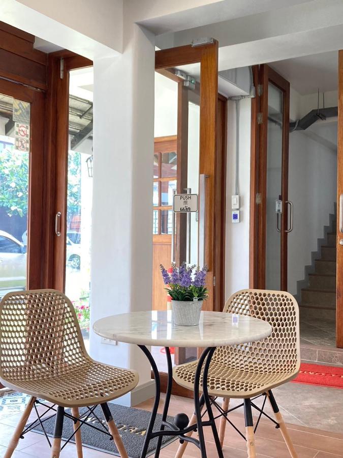 Valentier Cafe And Hotel Chiang Mai Exterior photo