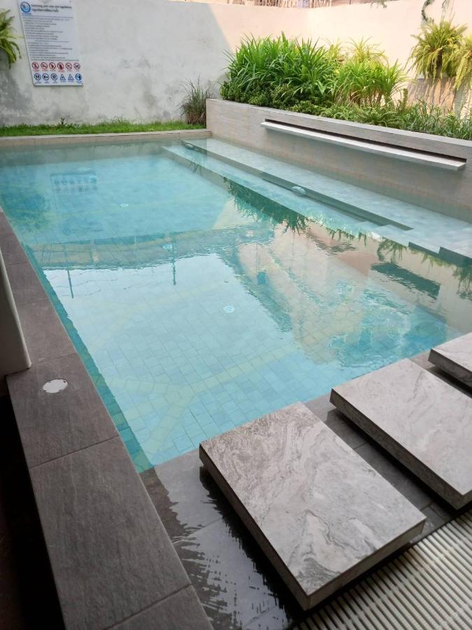 Valentier Cafe And Hotel Chiang Mai Exterior photo