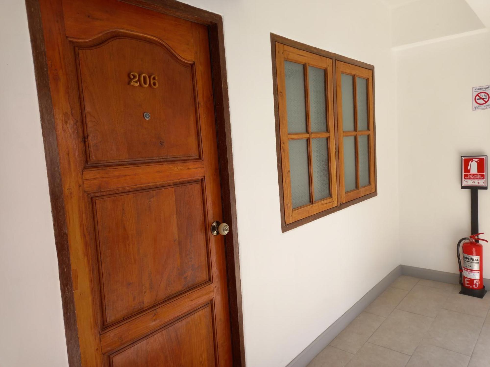 Valentier Cafe And Hotel Chiang Mai Room photo